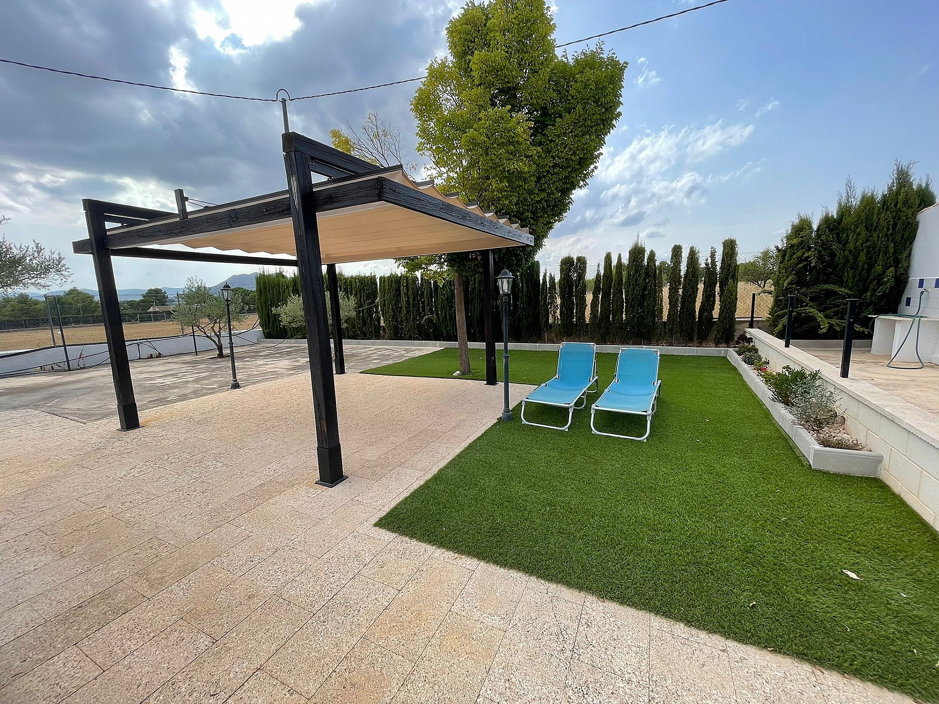 Resale - 4 Bedroom 2 Bathroom Villa in Yecla - - Murcia Resale - 4 Bedroom 2 Bathroom Villa in Yecla - - Murcia
