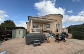 3-8385/2983, 5 Bedroom 3 Bathroom Villa in Pinoso