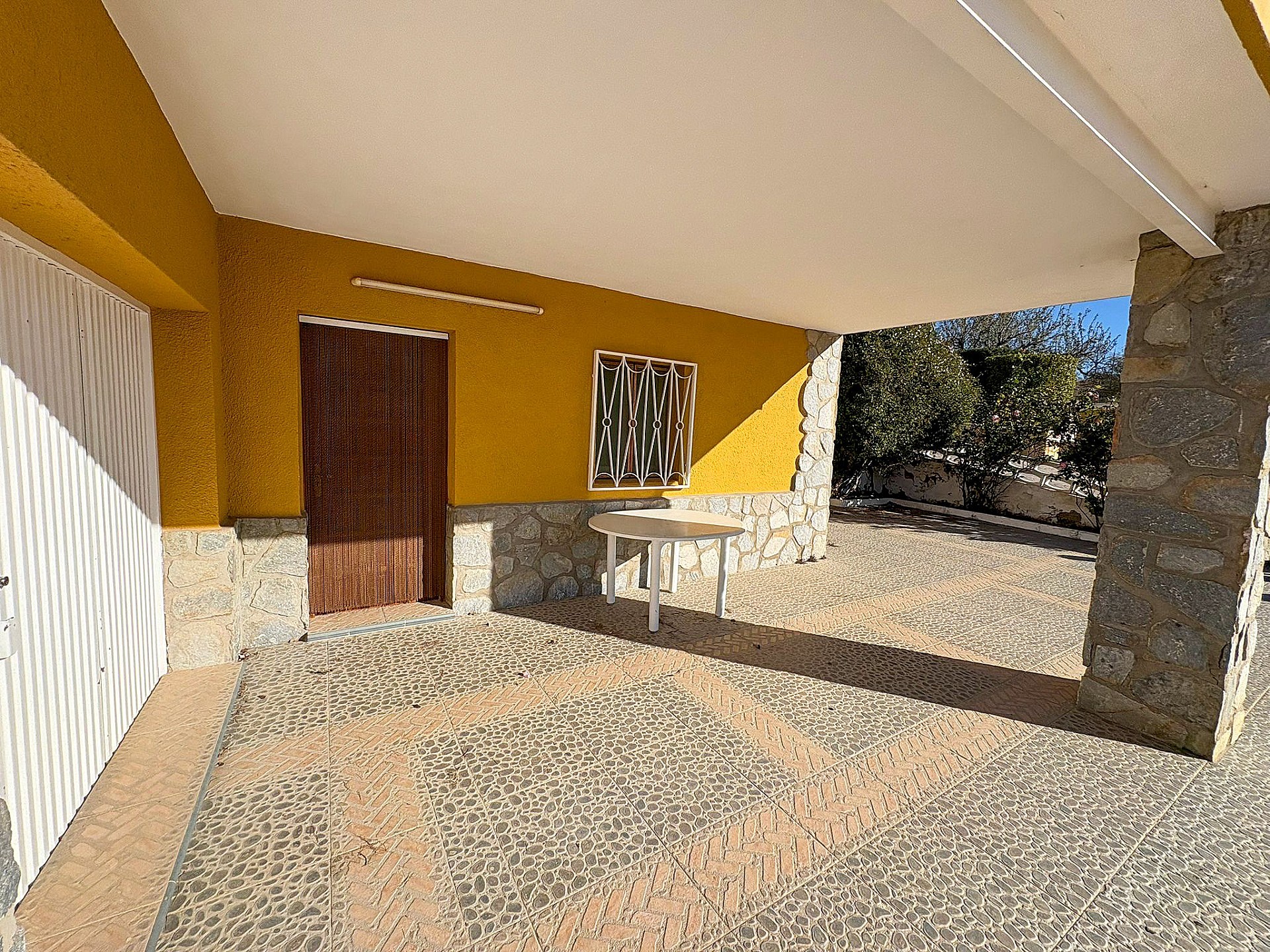 Resale - 4 Bedroom 2 Bathroom Villa in Petrer - - Alicante Resale - 4 Bedroom 2 Bathroom Villa in Petrer - - Alicante