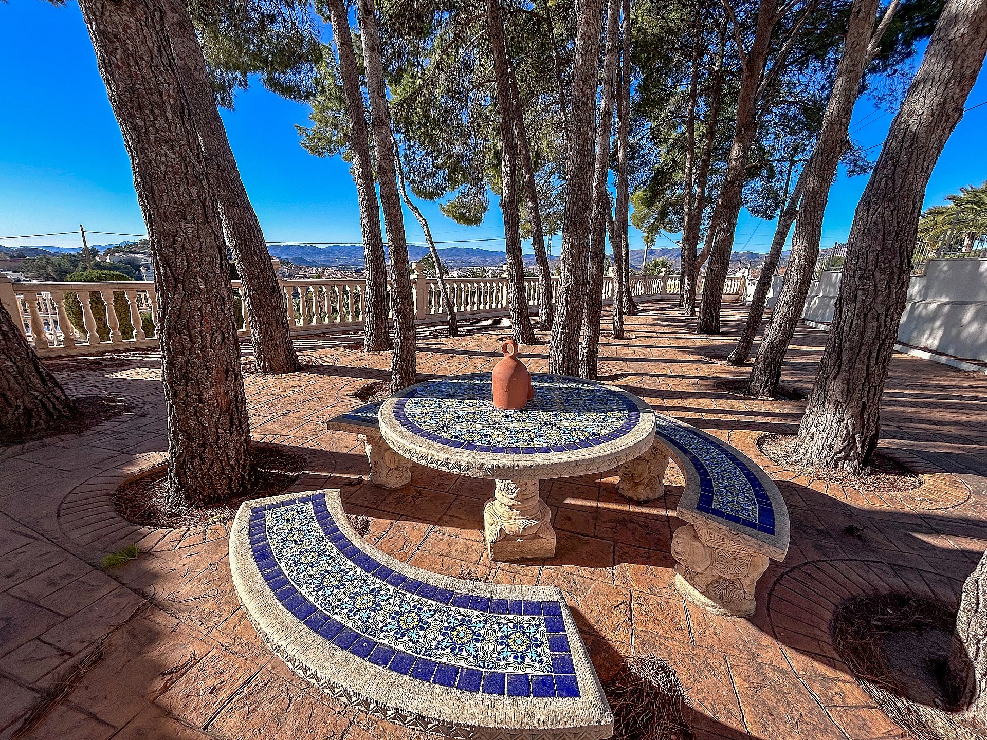 Resale - 4 Bedroom 2 Bathroom Villa in Petrer - - Alicante Resale - 4 Bedroom 2 Bathroom Villa in Petrer - - Alicante