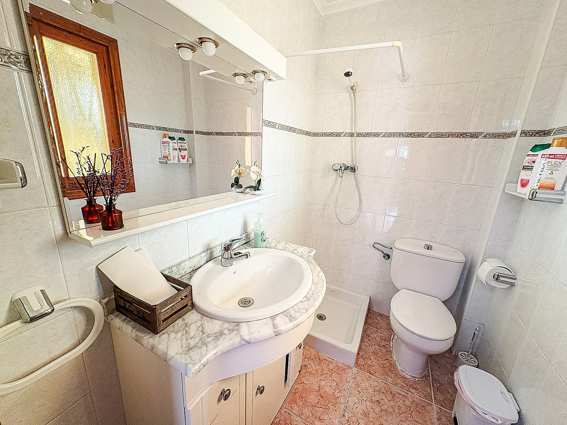 Resale - 4 Bedroom 2 Bathroom Villa in Petrer - - Alicante Resale - 4 Bedroom 2 Bathroom Villa in Petrer - - Alicante