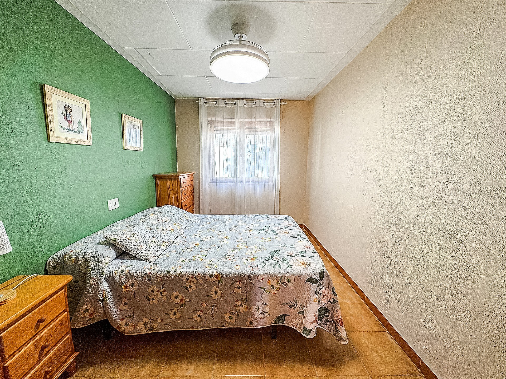 Resale - 4 Bedroom 2 Bathroom Villa in Petrer - - Alicante Resale - 4 Bedroom 2 Bathroom Villa in Petrer - - Alicante
