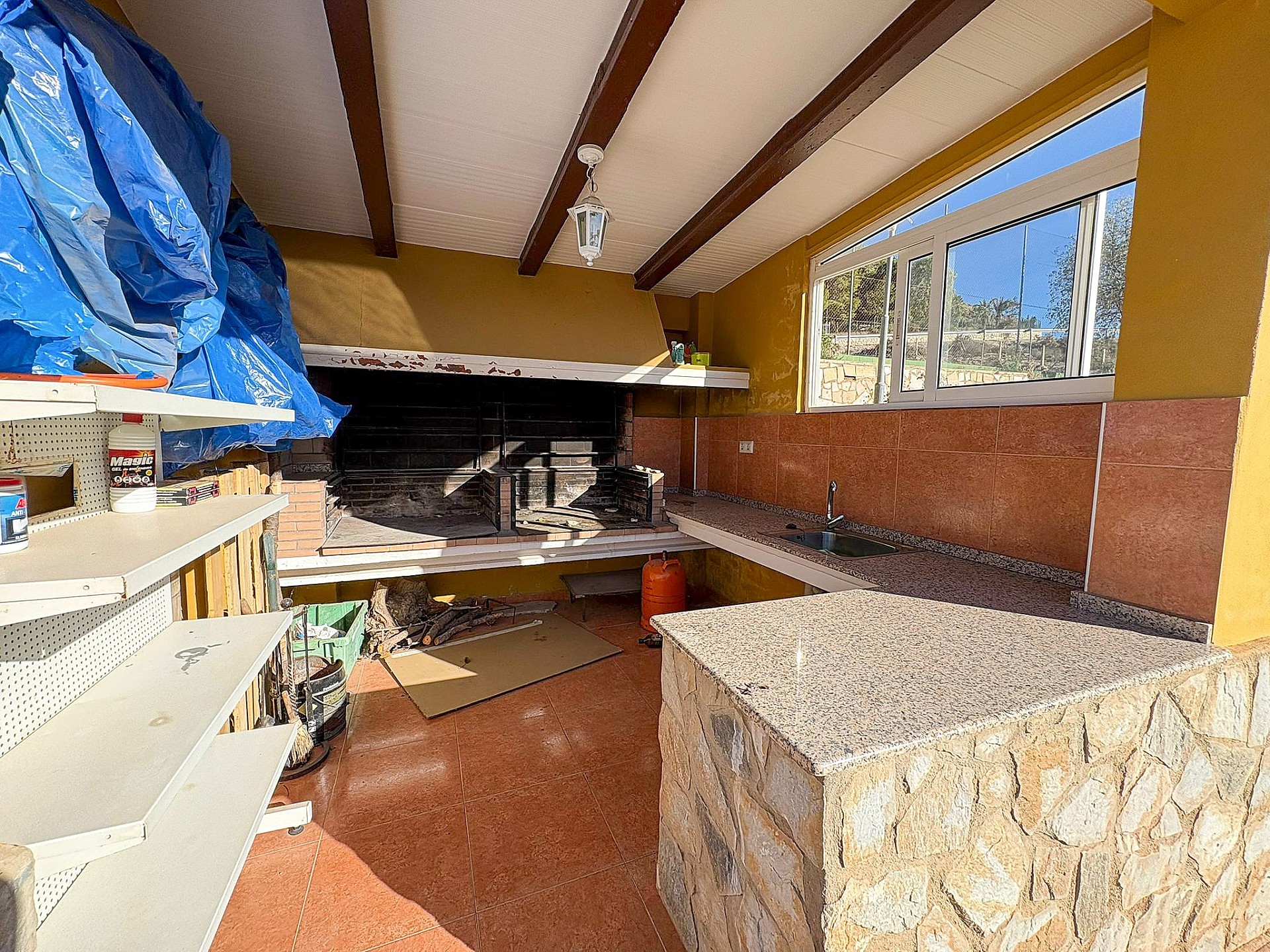 Resale - 4 Bedroom 2 Bathroom Villa in Petrer - - Alicante Resale - 4 Bedroom 2 Bathroom Villa in Petrer - - Alicante