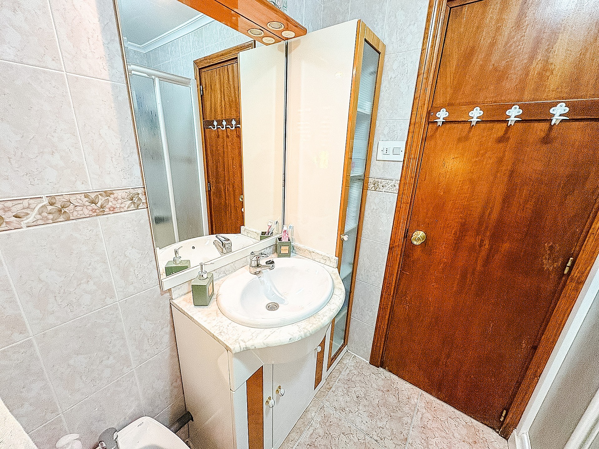 Resale - 4 Bedroom 2 Bathroom Villa in Petrer - - Alicante Resale - 4 Bedroom 2 Bathroom Villa in Petrer - - Alicante