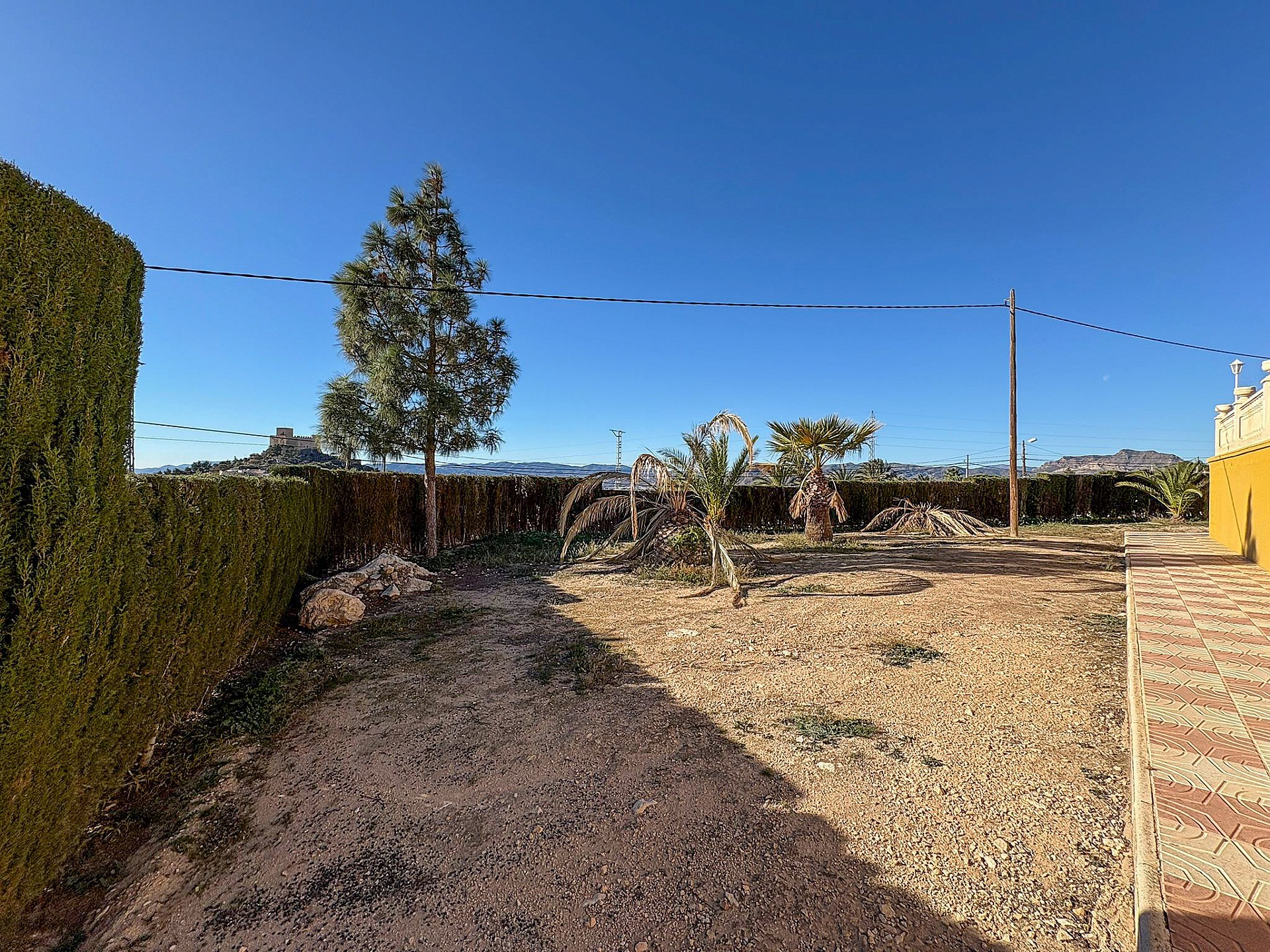 Resale - 4 Bedroom 2 Bathroom Villa in Petrer - - Alicante Resale - 4 Bedroom 2 Bathroom Villa in Petrer - - Alicante
