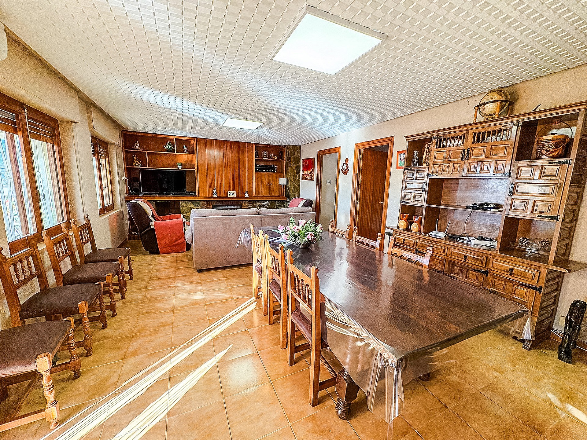 Resale - 4 Bedroom 2 Bathroom Villa in Petrer - - Alicante Resale - 4 Bedroom 2 Bathroom Villa in Petrer - - Alicante