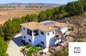 3-11186/3005, 4 Bedroom 4 Bathroom Villa in Villena