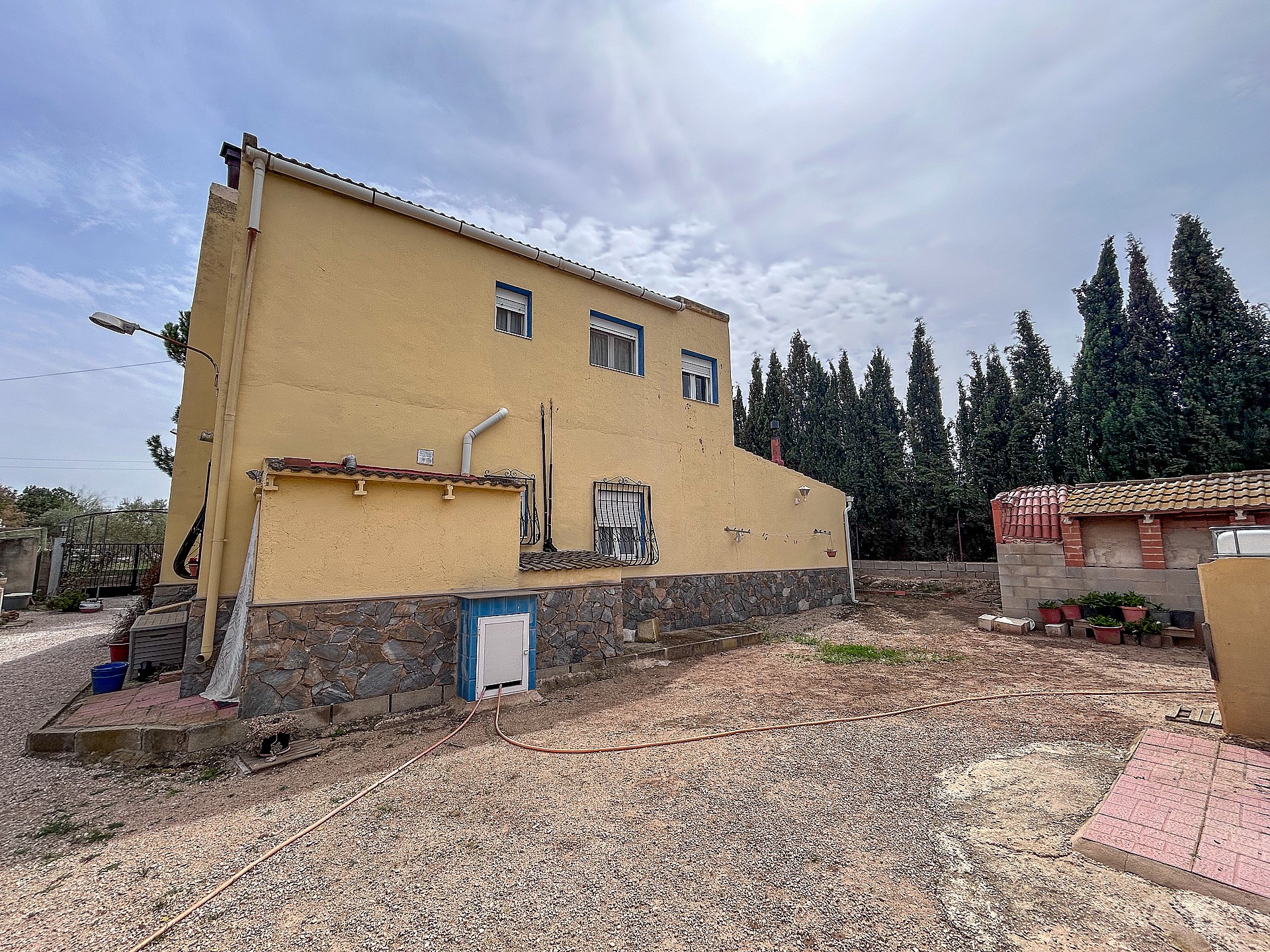 Resale - 4 Bedroom 2 Bathroom Country house in Sax - - Alicante Resale - 4 Bedroom 2 Bathroom Country house in Sax - - Alicante