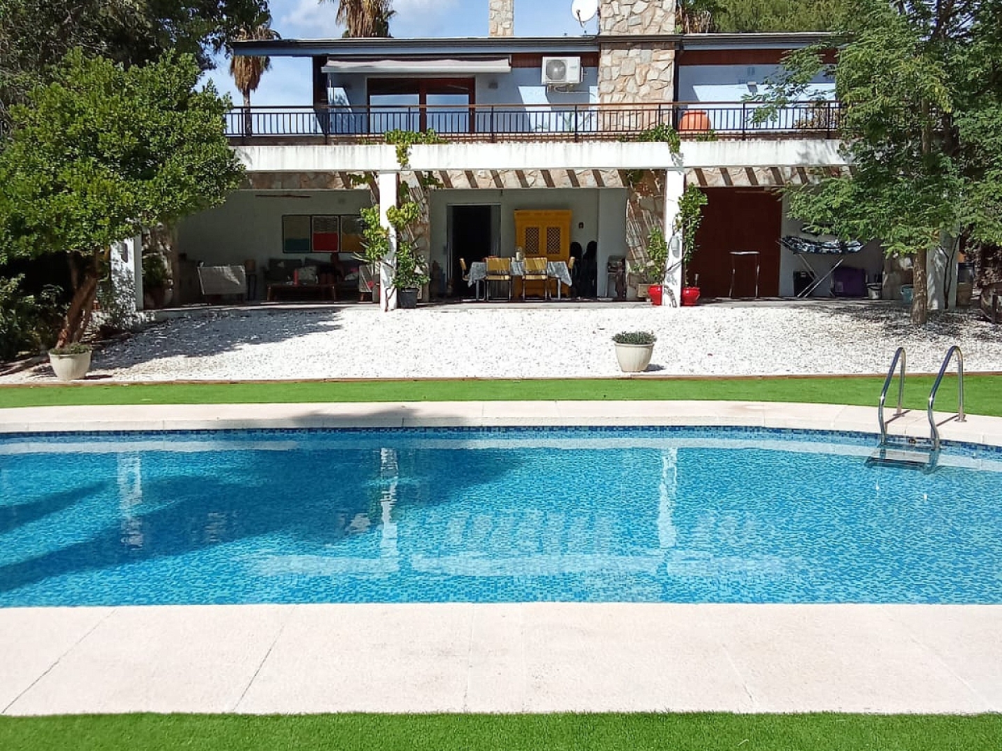 4 Bedroom 3 Bathroom Villa in Petrer
