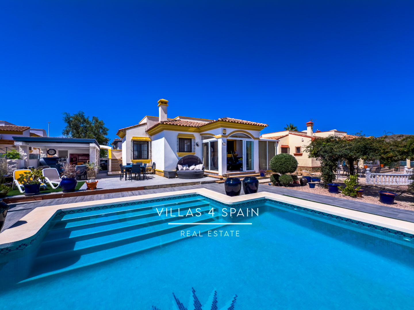 2 Bed 2 Bath Renovated Villa with Private pool and parking in Hondon de los Frailes 