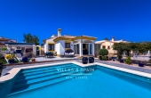CV4S3041, 2 Bed 2 Bath Renovated Villa with Private pool and parking in Hondon de los Frailes 
