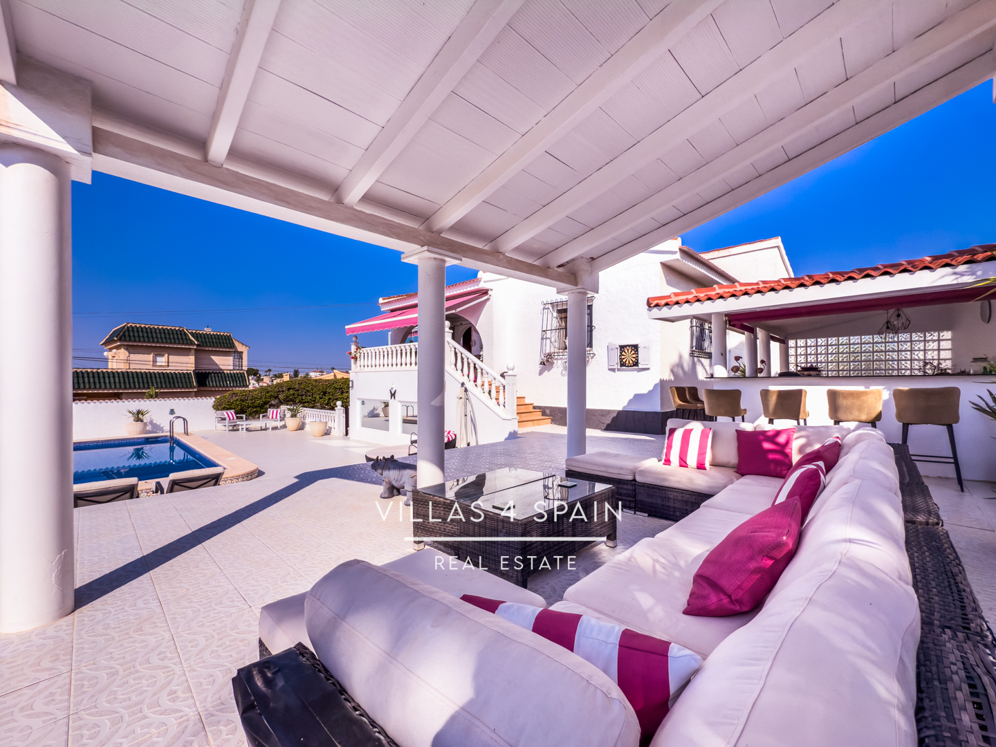 Resale - 4 Bed 4 Bath Villa with Private Pool and Garage Parking in Ciudad Quesada - CALLE PICASSO - Alicante Resale - 4 Bed 4 Bath Villa with Private Pool and Garage Parking in Ciudad Quesada - CALLE PICASSO - Alicante