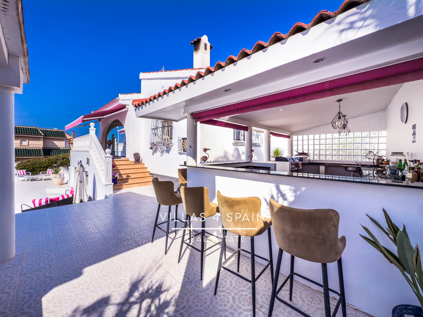 Resale - 4 Bed 4 Bath Villa with Private Pool and Garage Parking in Ciudad Quesada - CALLE PICASSO - Alicante Resale - 4 Bed 4 Bath Villa with Private Pool and Garage Parking in Ciudad Quesada - CALLE PICASSO - Alicante