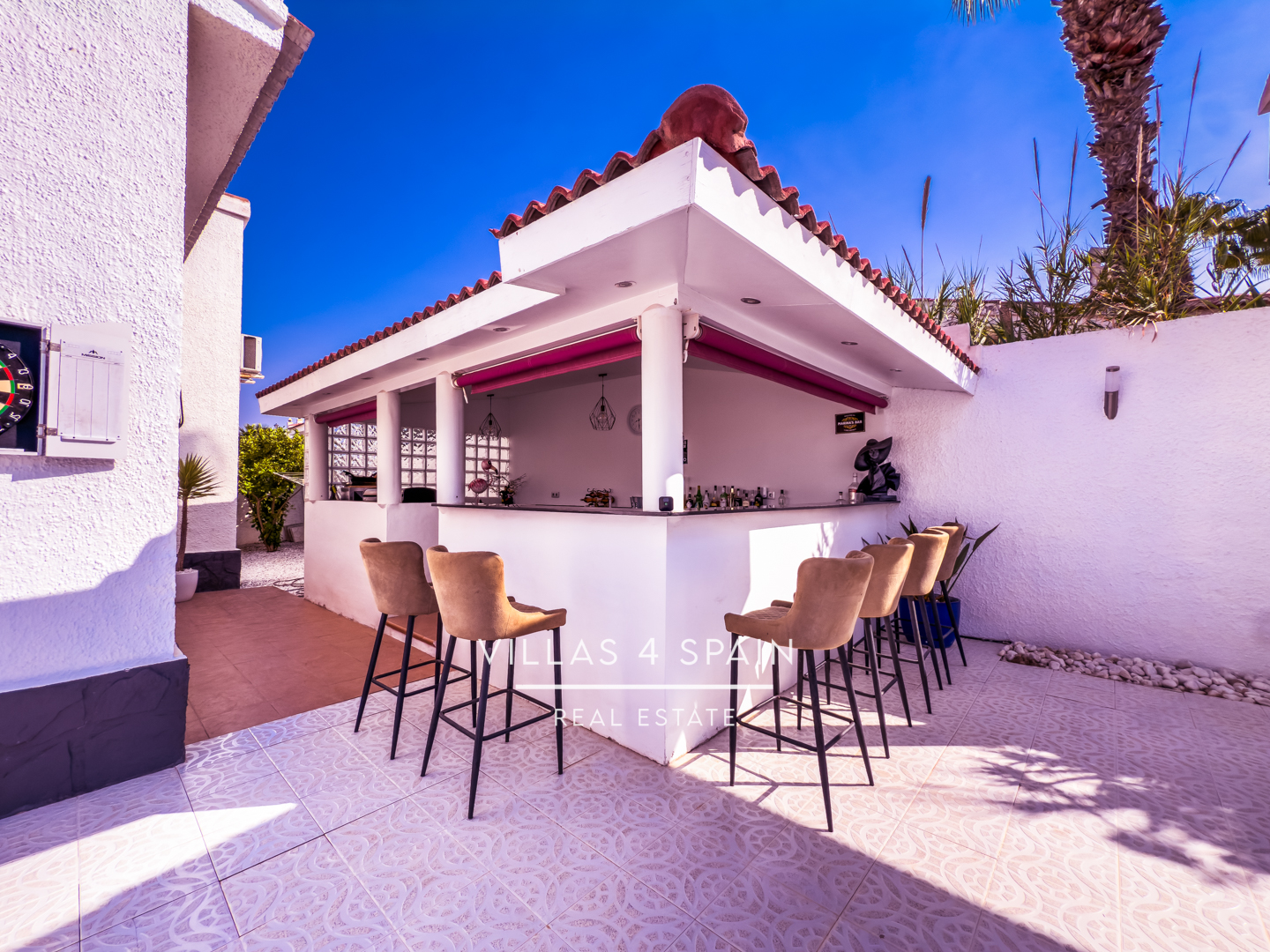 Resale - 4 Bed 4 Bath Villa with Private Pool and Garage Parking in Ciudad Quesada - CALLE PICASSO - Alicante Resale - 4 Bed 4 Bath Villa with Private Pool and Garage Parking in Ciudad Quesada - CALLE PICASSO - Alicante