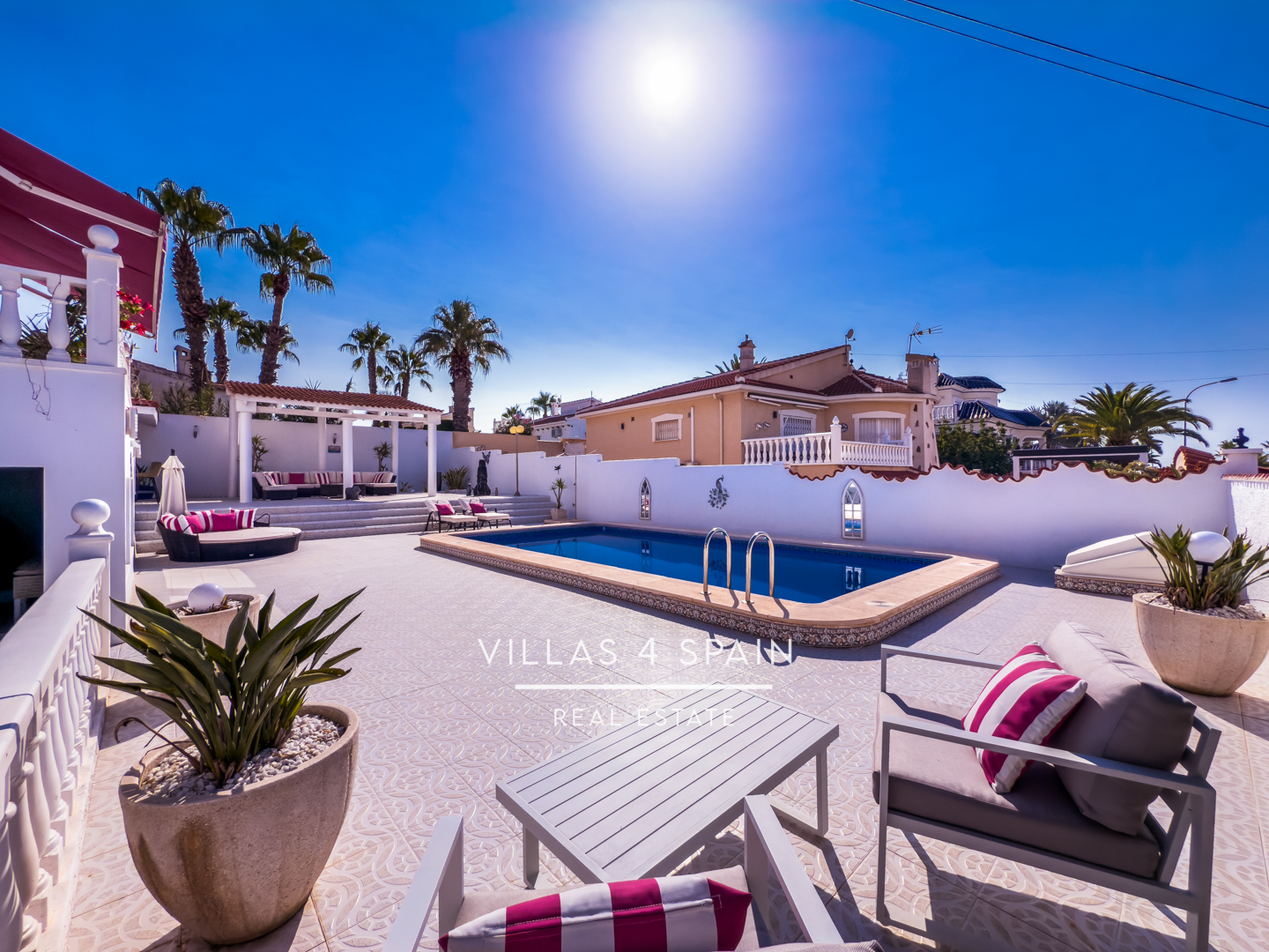 Resale - 4 Bed 4 Bath Villa with Private Pool and Garage Parking in Ciudad Quesada - CALLE PICASSO - Alicante Resale - 4 Bed 4 Bath Villa with Private Pool and Garage Parking in Ciudad Quesada - CALLE PICASSO - Alicante
