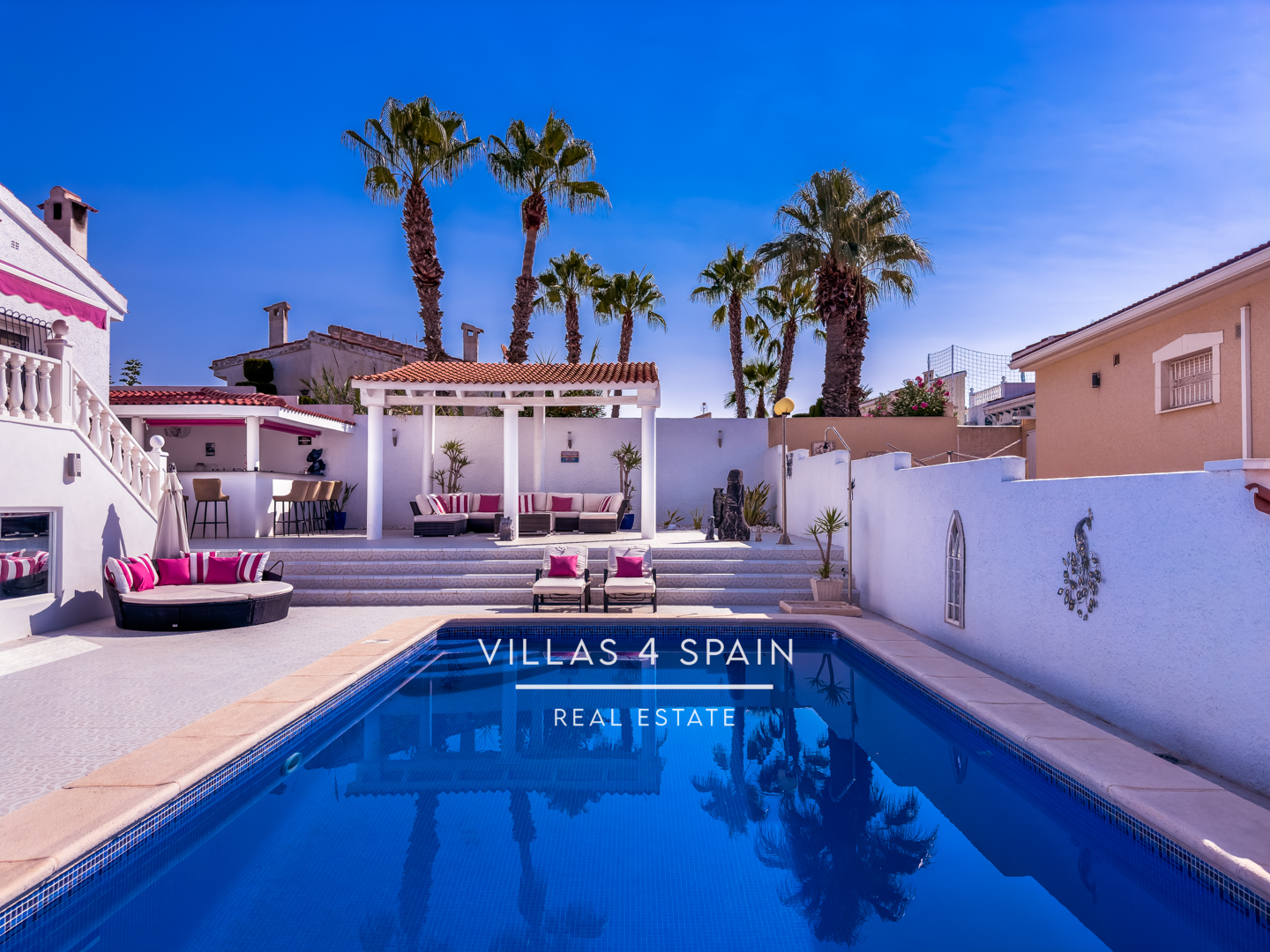 Resale - 4 Bed 4 Bath Villa with Private Pool and Garage Parking in Ciudad Quesada - CALLE PICASSO - Alicante Resale - 4 Bed 4 Bath Villa with Private Pool and Garage Parking in Ciudad Quesada - CALLE PICASSO - Alicante