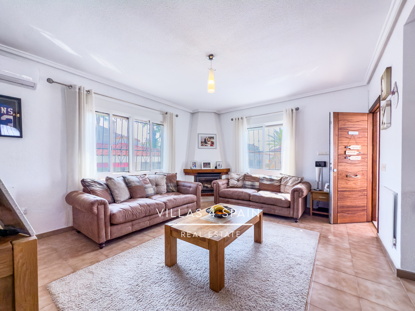 Resale - 4 Bed 4 Bath Villa with Private Pool and Garage Parking in Ciudad Quesada - CALLE PICASSO - Alicante Resale - 4 Bed 4 Bath Villa with Private Pool and Garage Parking in Ciudad Quesada - CALLE PICASSO - Alicante