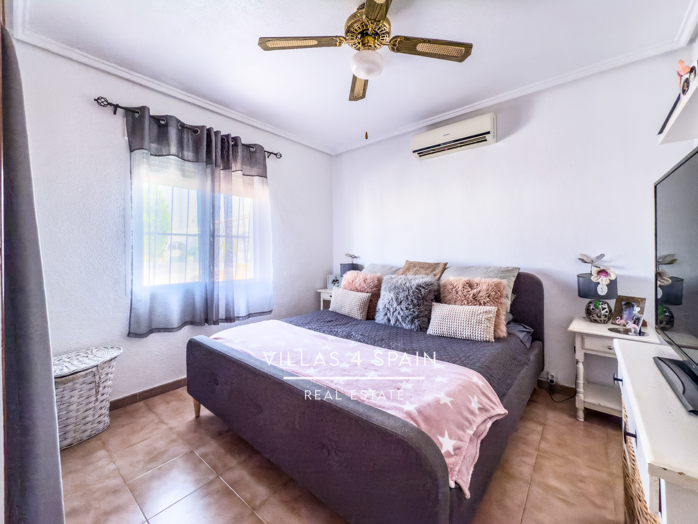 Resale - 4 Bed 4 Bath Villa with Private Pool and Garage Parking in Ciudad Quesada - CALLE PICASSO - Alicante Resale - 4 Bed 4 Bath Villa with Private Pool and Garage Parking in Ciudad Quesada - CALLE PICASSO - Alicante