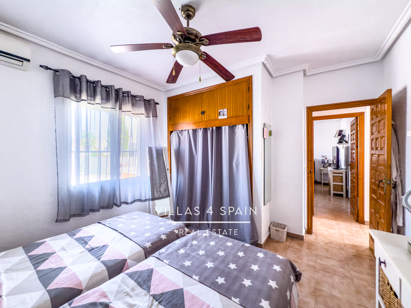Resale - 4 Bed 4 Bath Villa with Private Pool and Garage Parking in Ciudad Quesada - CALLE PICASSO - Alicante Resale - 4 Bed 4 Bath Villa with Private Pool and Garage Parking in Ciudad Quesada - CALLE PICASSO - Alicante