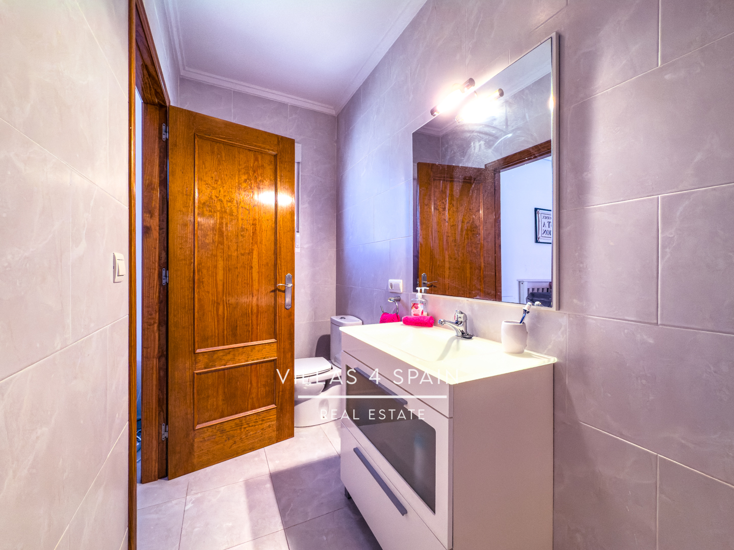 Resale - 4 Bed 4 Bath Villa with Private Pool and Garage Parking in Ciudad Quesada - CALLE PICASSO - Alicante Resale - 4 Bed 4 Bath Villa with Private Pool and Garage Parking in Ciudad Quesada - CALLE PICASSO - Alicante