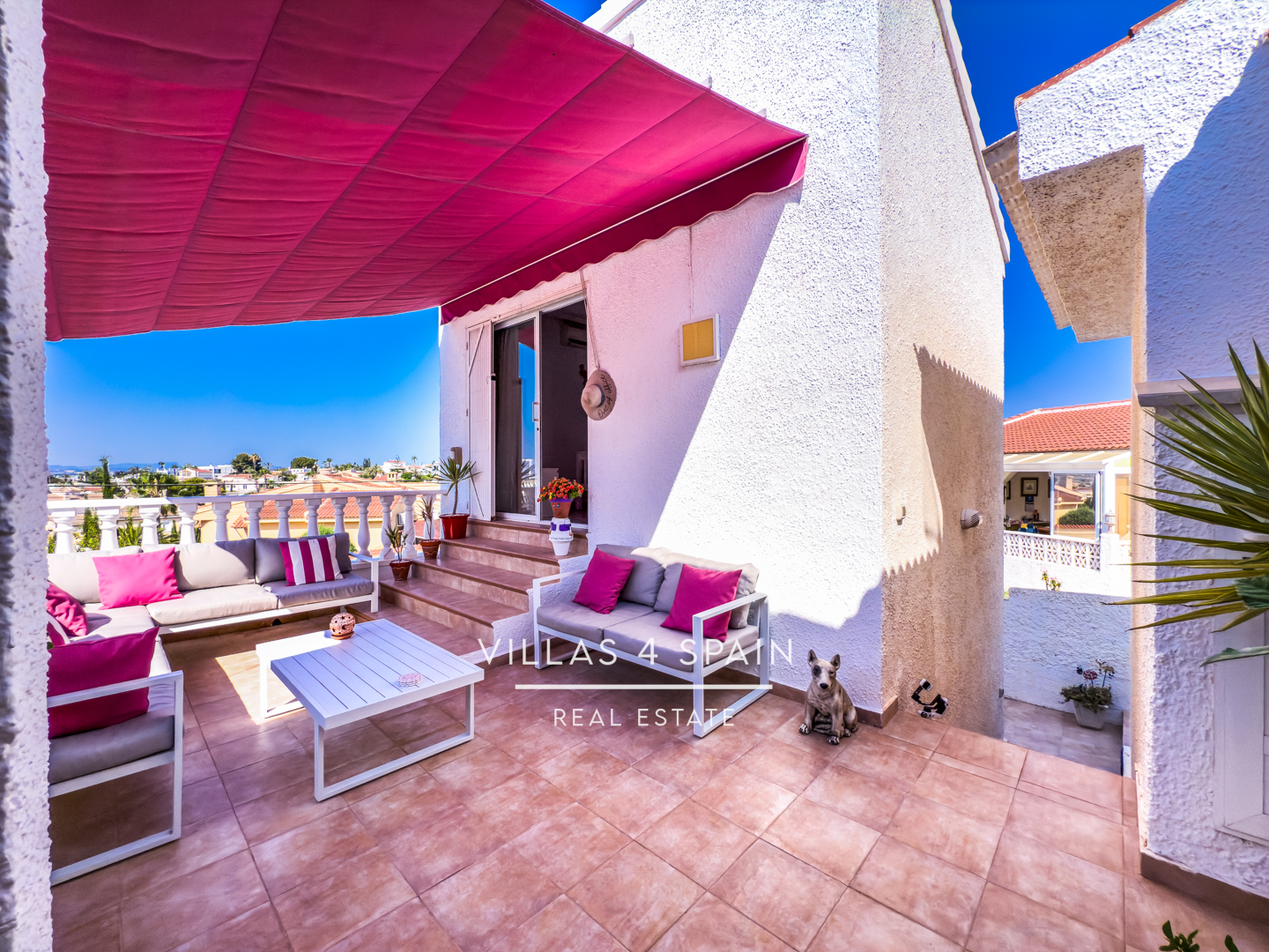 Resale - 4 Bed 4 Bath Villa with Private Pool and Garage Parking in Ciudad Quesada - CALLE PICASSO - Alicante Resale - 4 Bed 4 Bath Villa with Private Pool and Garage Parking in Ciudad Quesada - CALLE PICASSO - Alicante