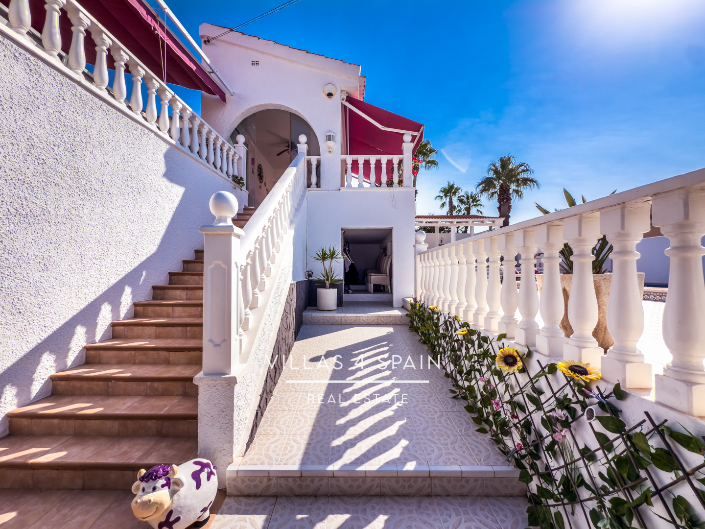 Resale - 4 Bed 4 Bath Villa with Private Pool and Garage Parking in Ciudad Quesada - CALLE PICASSO - Alicante Resale - 4 Bed 4 Bath Villa with Private Pool and Garage Parking in Ciudad Quesada - CALLE PICASSO - Alicante
