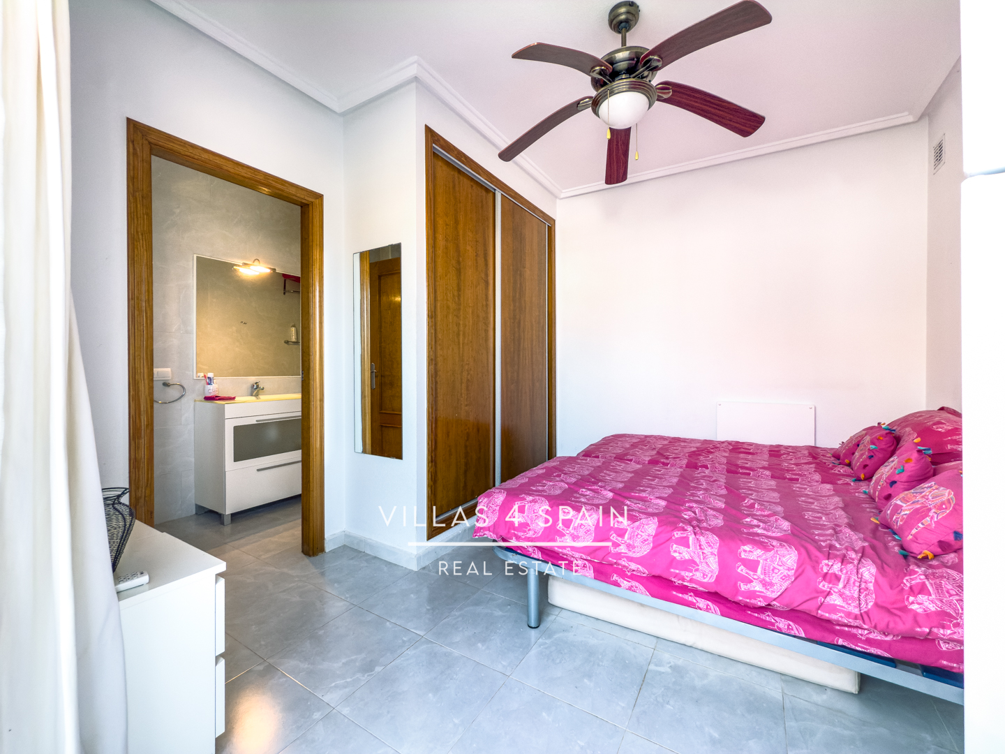 Resale - 4 Bed 4 Bath Villa with Private Pool and Garage Parking in Ciudad Quesada - CALLE PICASSO - Alicante Resale - 4 Bed 4 Bath Villa with Private Pool and Garage Parking in Ciudad Quesada - CALLE PICASSO - Alicante