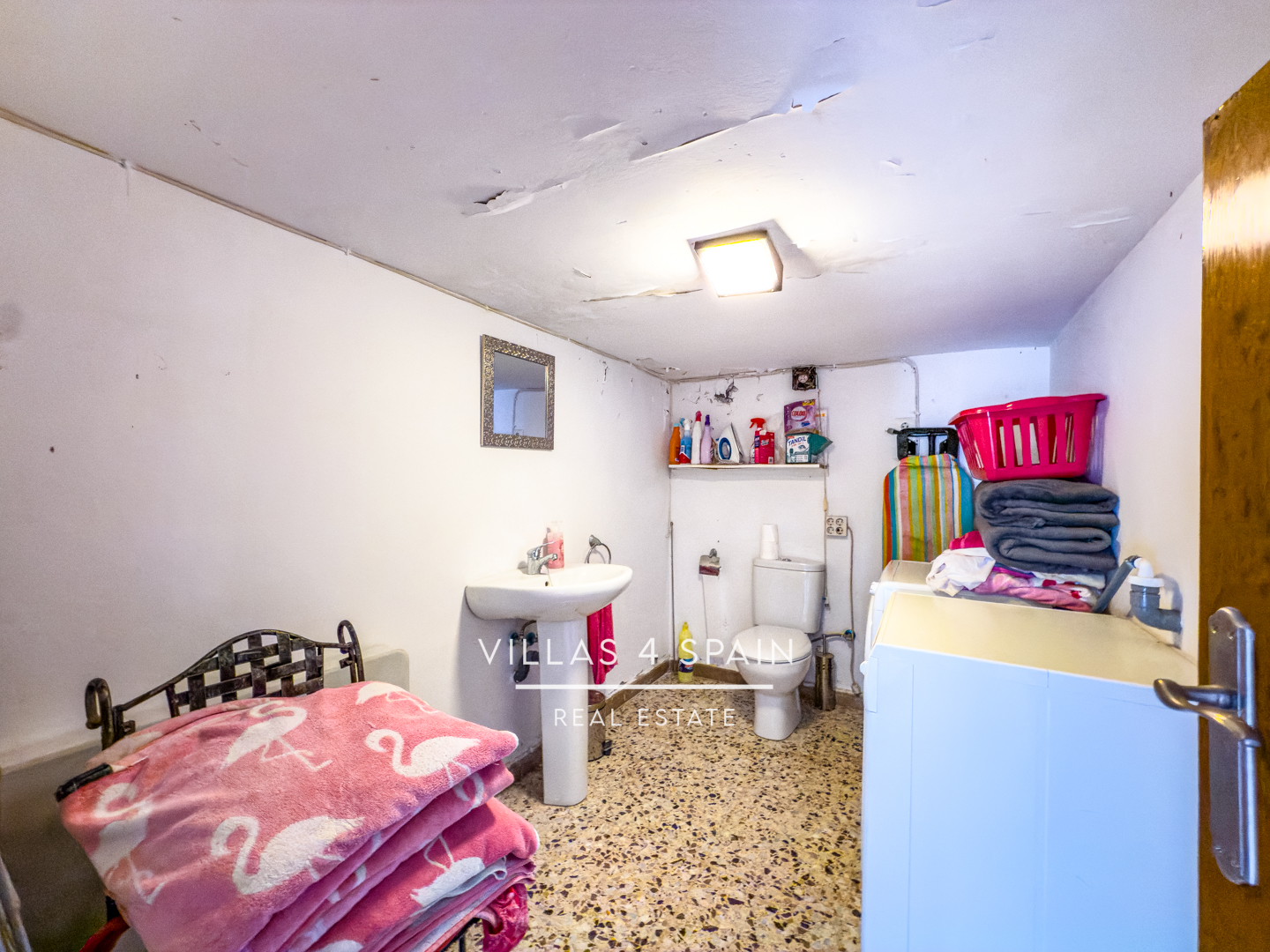 Resale - 4 Bed 4 Bath Villa with Private Pool and Garage Parking in Ciudad Quesada - CALLE PICASSO - Alicante Resale - 4 Bed 4 Bath Villa with Private Pool and Garage Parking in Ciudad Quesada - CALLE PICASSO - Alicante