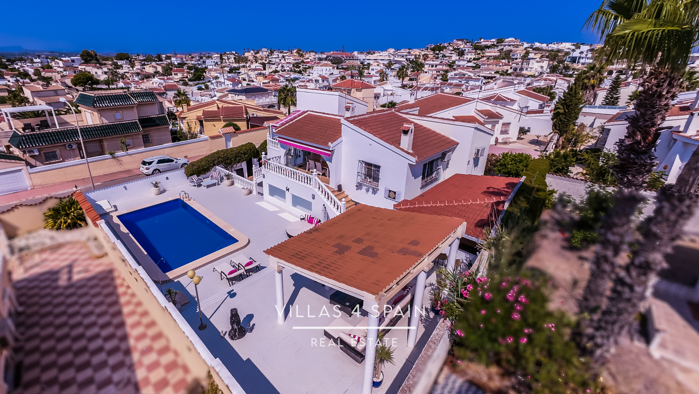 Resale - 4 Bed 4 Bath Villa with Private Pool and Garage Parking in Ciudad Quesada - CALLE PICASSO - Alicante Resale - 4 Bed 4 Bath Villa with Private Pool and Garage Parking in Ciudad Quesada - CALLE PICASSO - Alicante