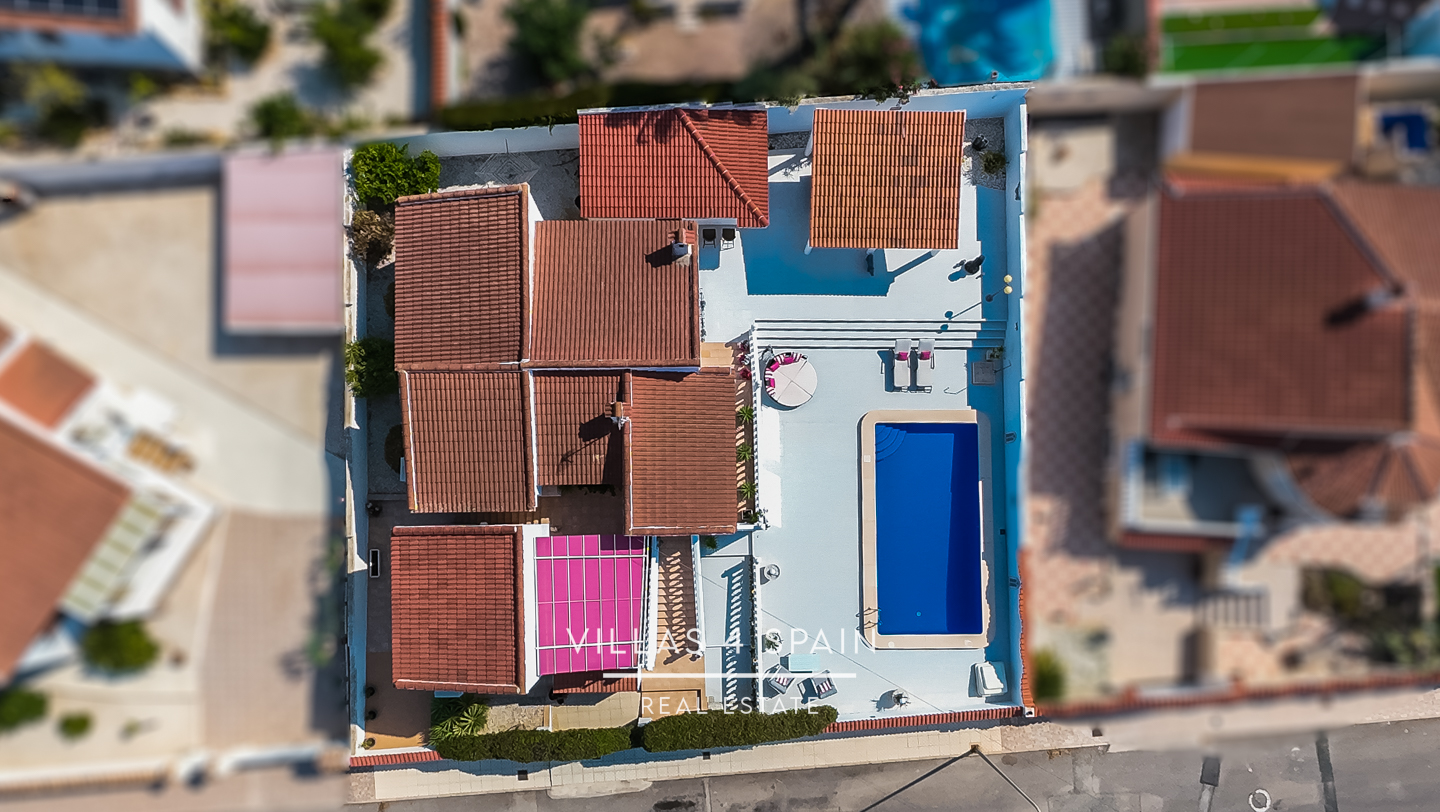 Resale - 4 Bed 4 Bath Villa with Private Pool and Garage Parking in Ciudad Quesada - CALLE PICASSO - Alicante Resale - 4 Bed 4 Bath Villa with Private Pool and Garage Parking in Ciudad Quesada - CALLE PICASSO - Alicante