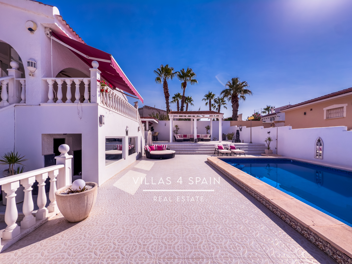 Resale - 4 Bed 4 Bath Villa with Private Pool and Garage Parking in Ciudad Quesada - CALLE PICASSO - Alicante Resale - 4 Bed 4 Bath Villa with Private Pool and Garage Parking in Ciudad Quesada - CALLE PICASSO - Alicante