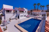 V4S3048, 4 Bed 4 Bath Villa with Private Pool and Garage Parking in Ciudad Quesada