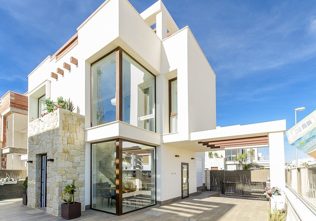 3 Bedroom 3 Bathroom villa in Los Montesinos