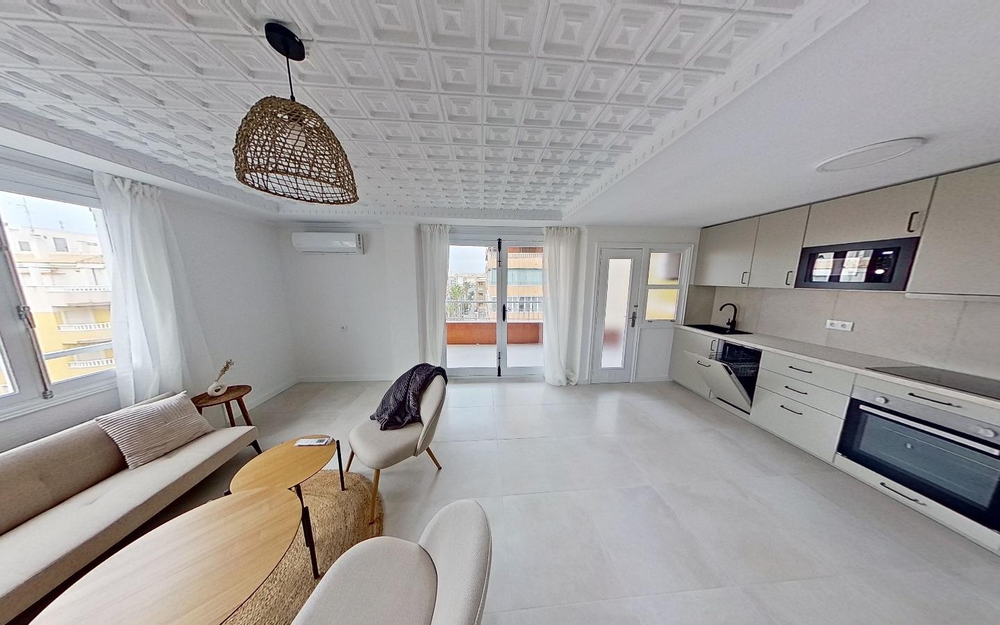 3 Bedroom 2 Bathroom Apartamento in Torrevieja