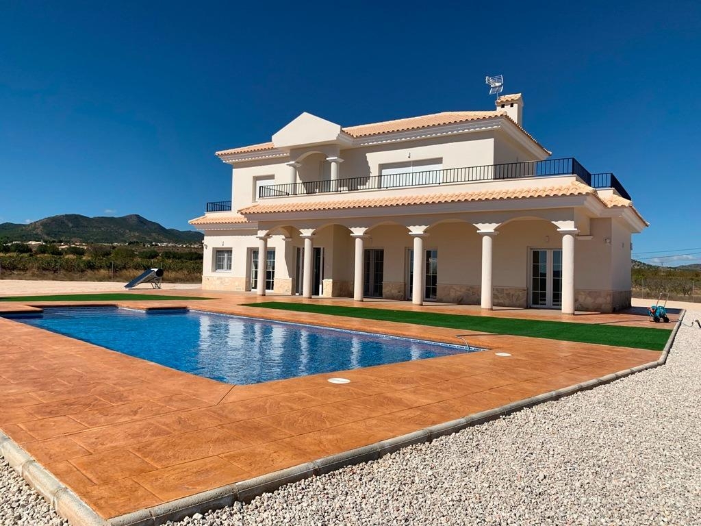 4 Bedroom 3 Bathroom villa in Pinoso