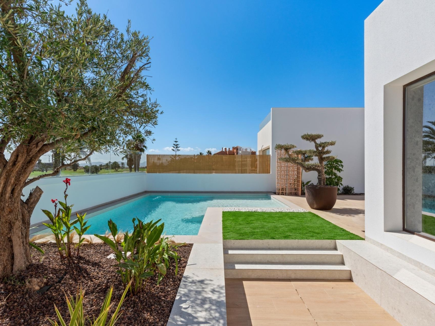 3 Bedroom 2 Bathroom villa in Los Alcazares