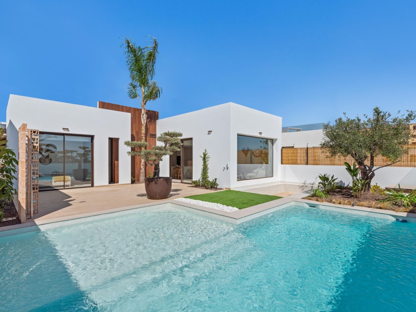 3 Bedroom 2 Bathroom villa in Los Alcazares