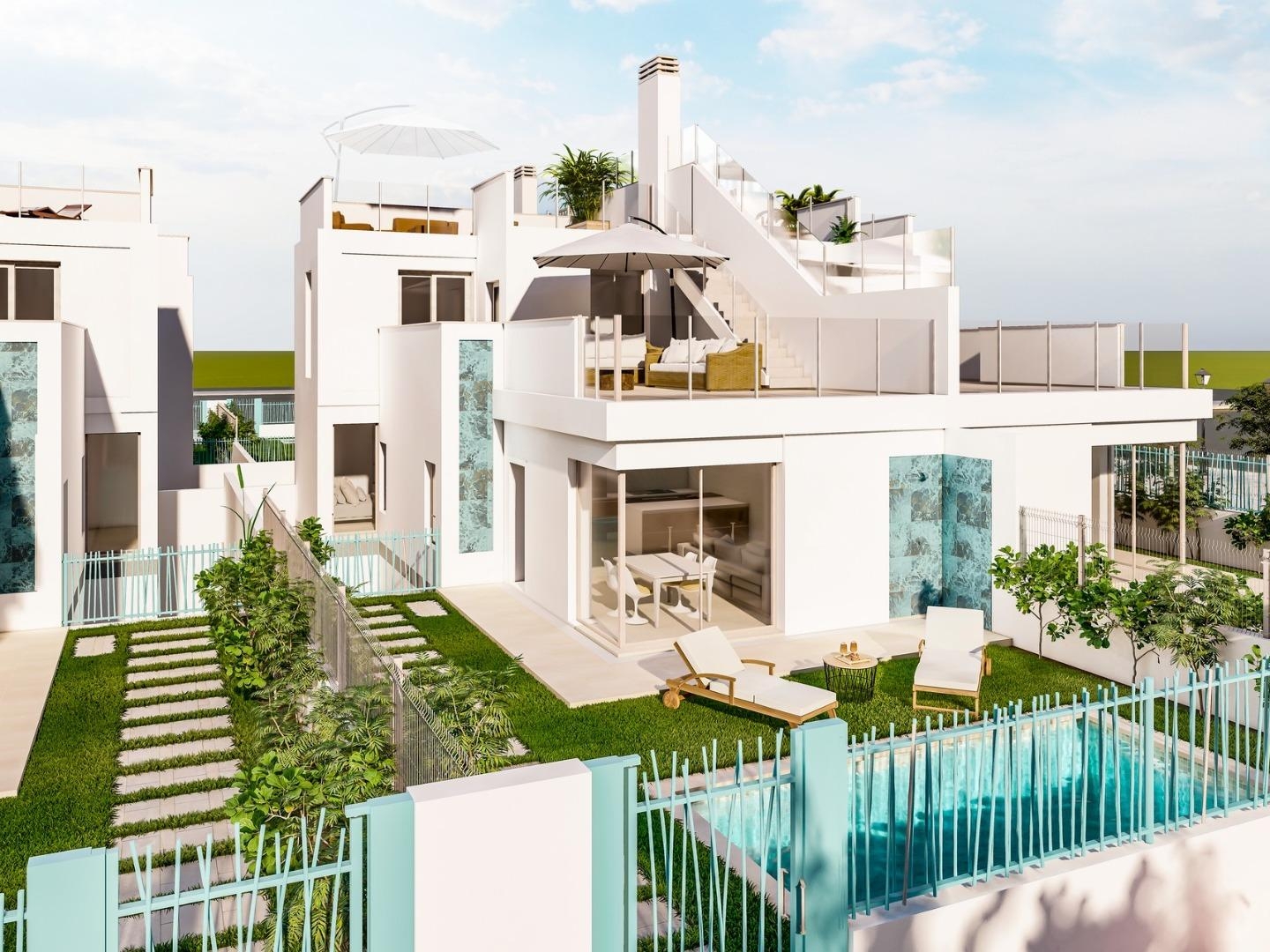 3 Bedroom 3 Bathroom Semidetached in Los Alcazares