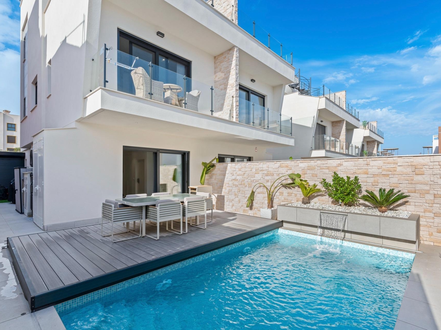 4 Bedroom 4 Bathroom Semidetached in Guardamar del Segura