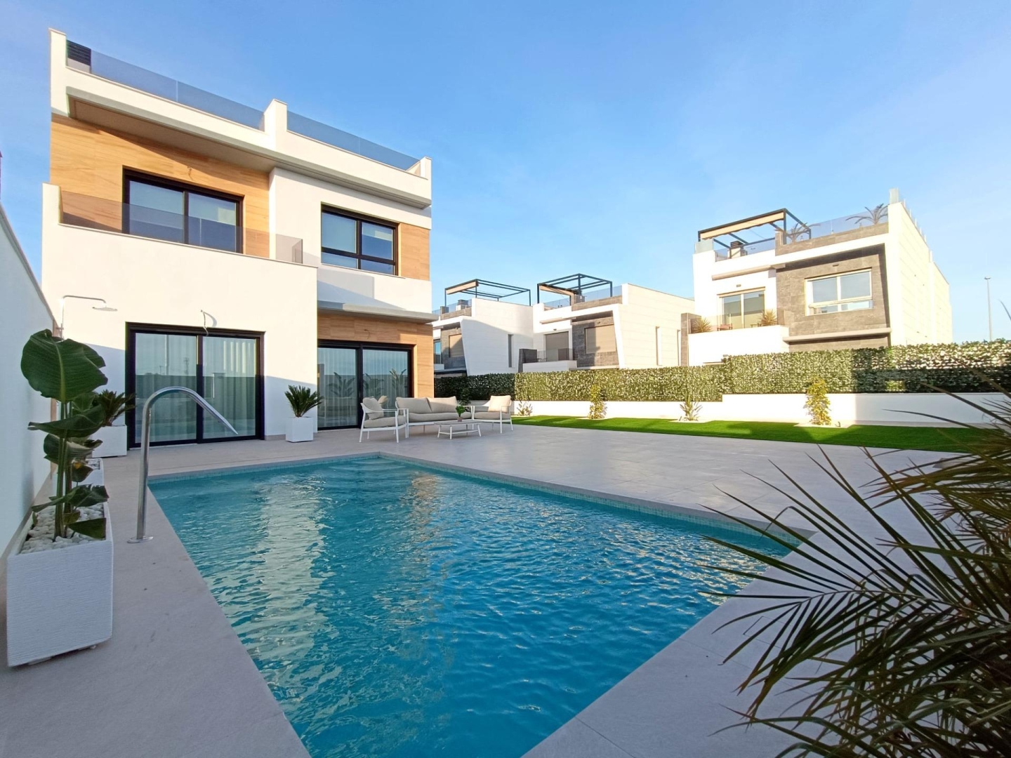 3 Bedroom 3 Bathroom Semidetached in Benijofar