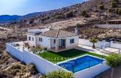 CV4S2677, 3 Bedroom 2 Bathroom Villa with Private Pool and Parking