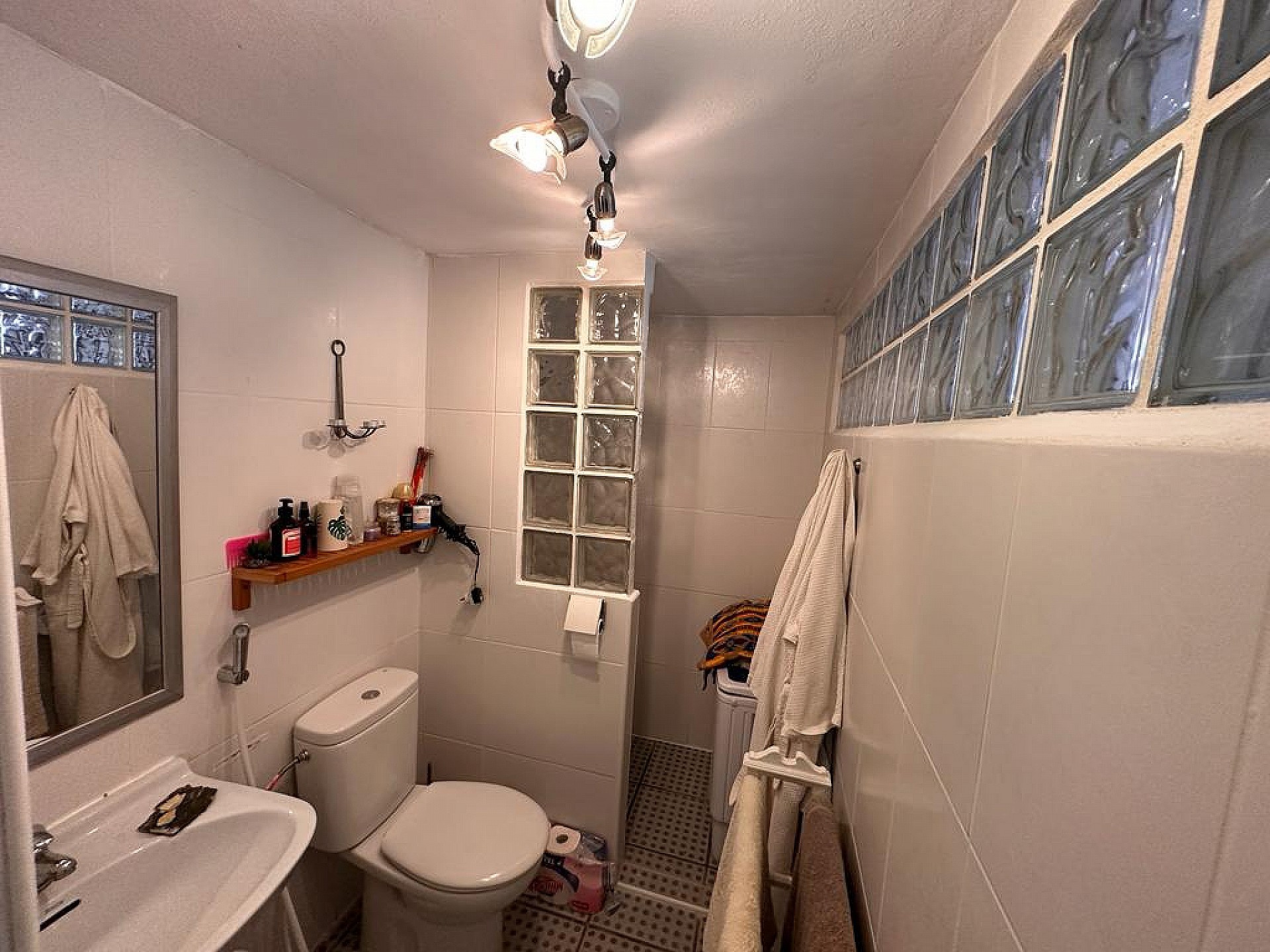 Resale - 5 Bedroom 2 Bathroom Villa in Sax - - Alicante Resale - 5 Bedroom 2 Bathroom Villa in Sax - - Alicante