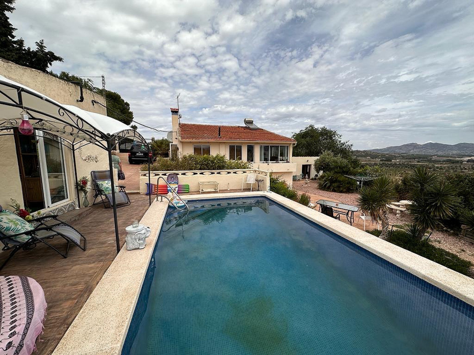 Resale - 5 Bedroom 2 Bathroom Villa in Sax - - Alicante Resale - 5 Bedroom 2 Bathroom Villa in Sax - - Alicante