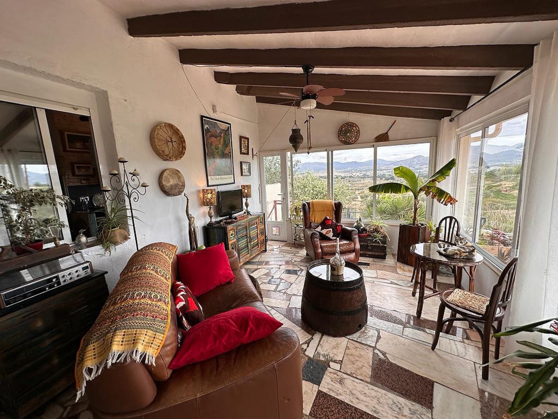 Resale - 5 Bedroom 2 Bathroom Villa in Sax - - Alicante Resale - 5 Bedroom 2 Bathroom Villa in Sax - - Alicante