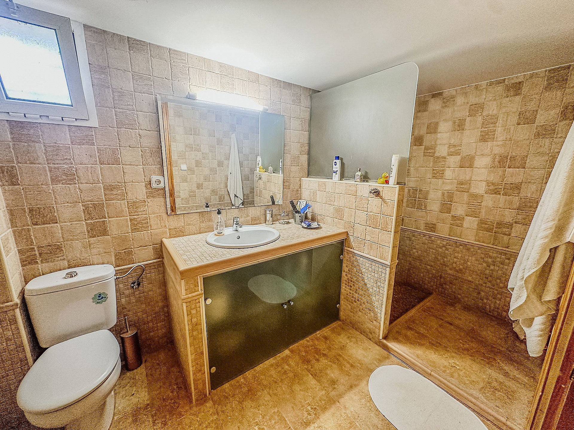 Resale - 6 Bedroom 4 Bathroom Villa in Mutxamel - - Alicante Resale - 6 Bedroom 4 Bathroom Villa in Mutxamel - - Alicante