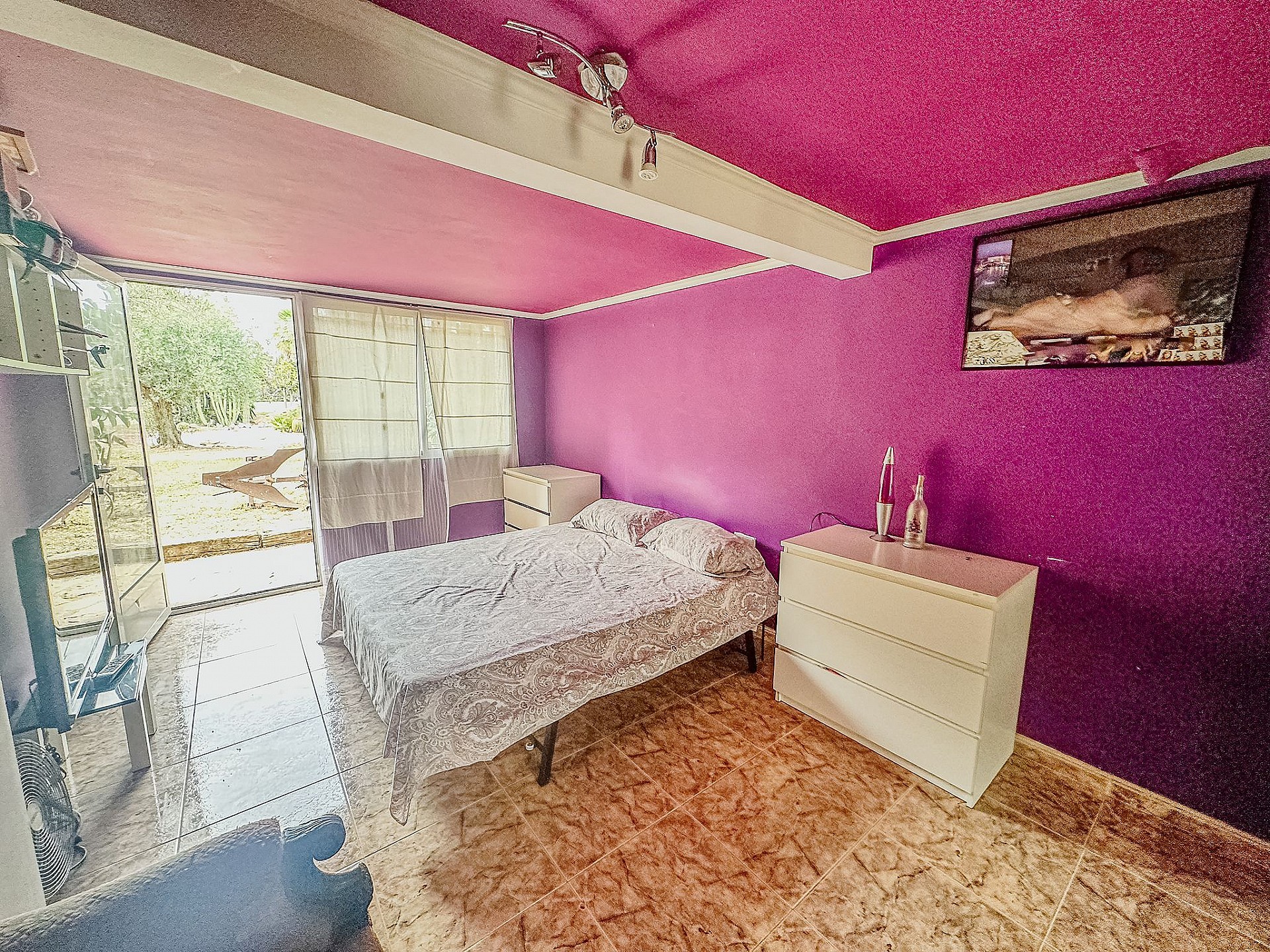 Resale - 6 Bedroom 4 Bathroom Villa in Mutxamel - - Alicante Resale - 6 Bedroom 4 Bathroom Villa in Mutxamel - - Alicante