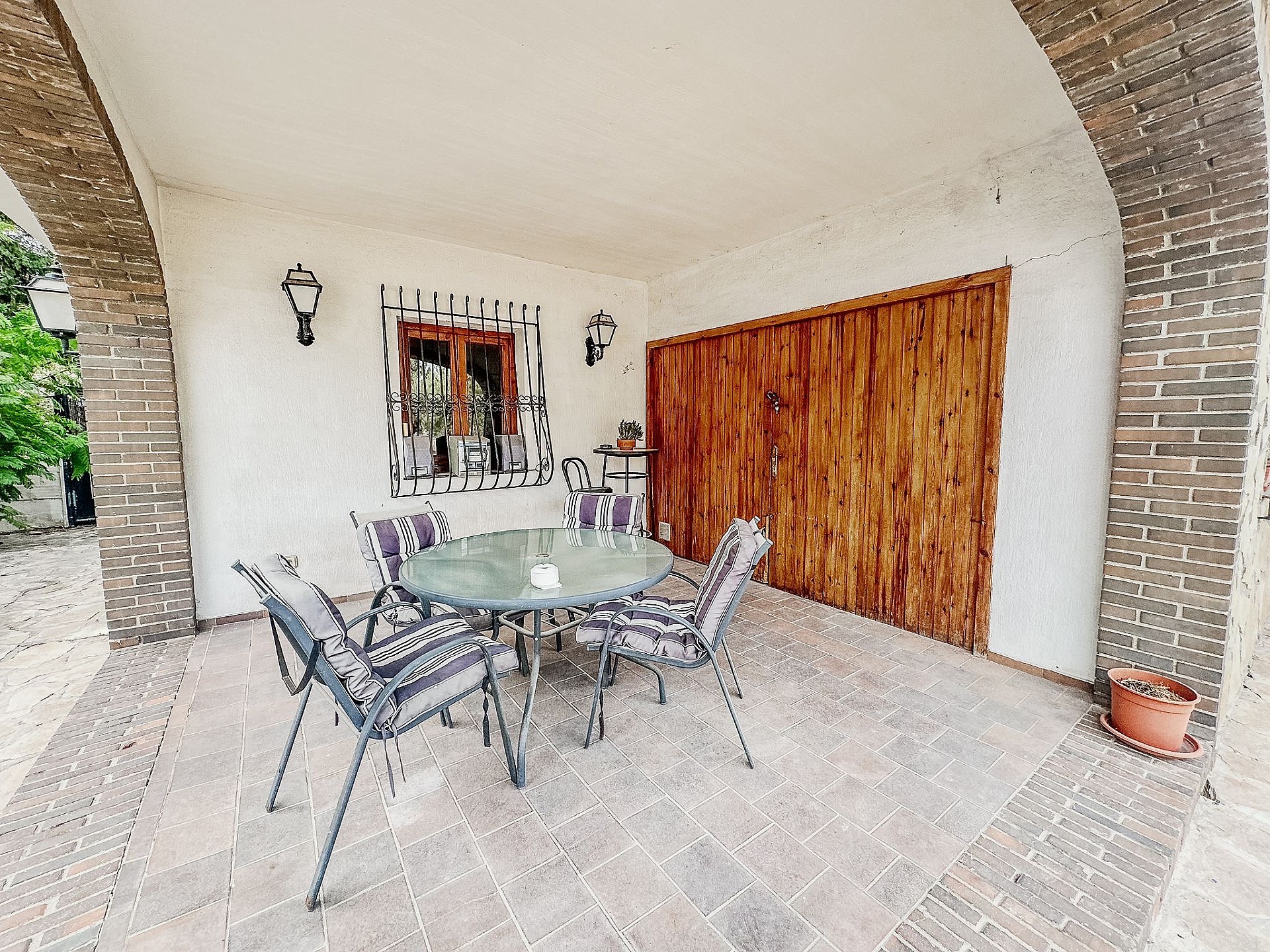 Resale - 6 Bedroom 4 Bathroom Villa in Mutxamel - - Alicante Resale - 6 Bedroom 4 Bathroom Villa in Mutxamel - - Alicante