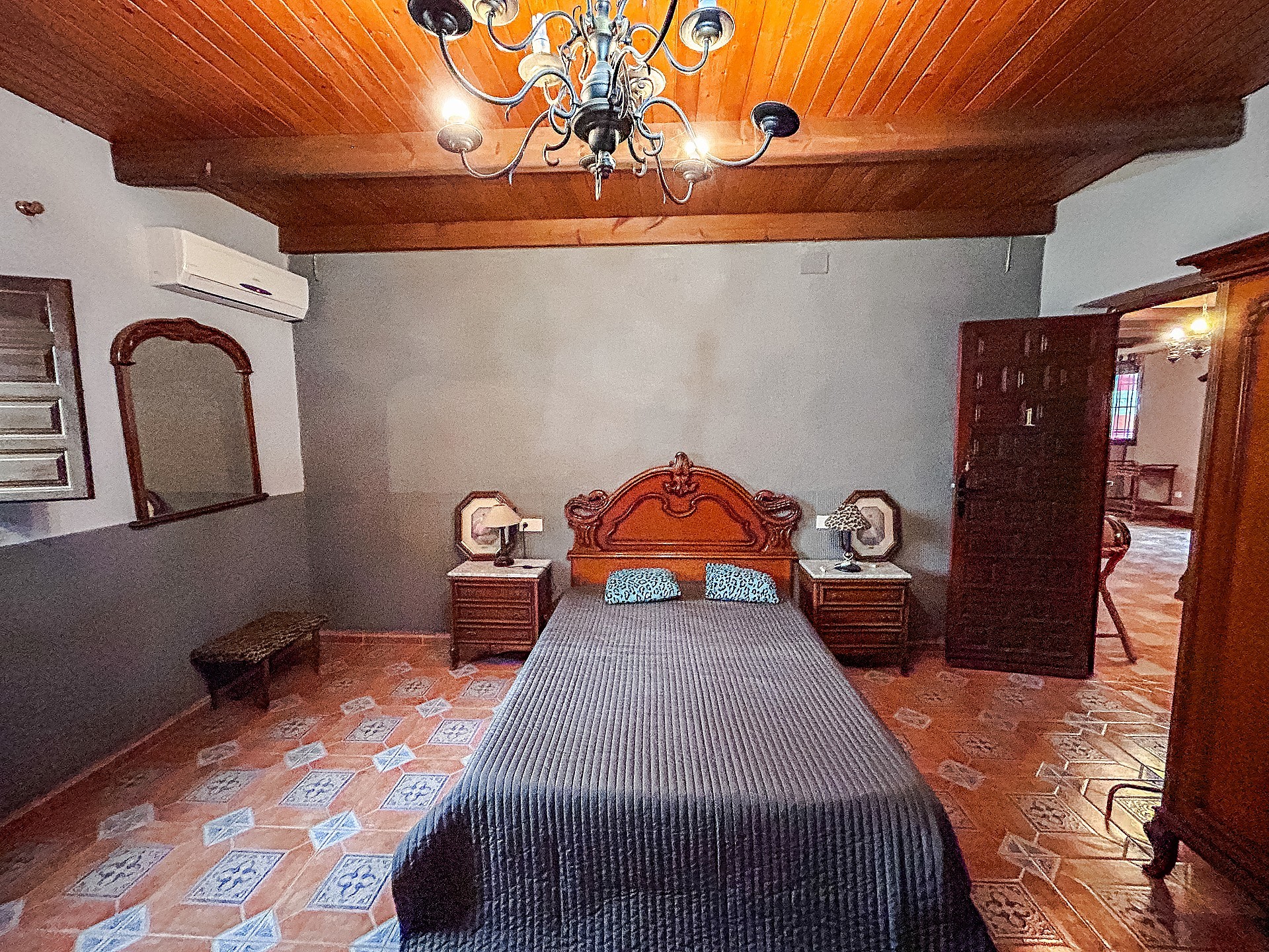 Resale - 5 Bedroom 7 Bathroom Villa in Dolores - - Alicante Resale - 5 Bedroom 7 Bathroom Villa in Dolores - - Alicante