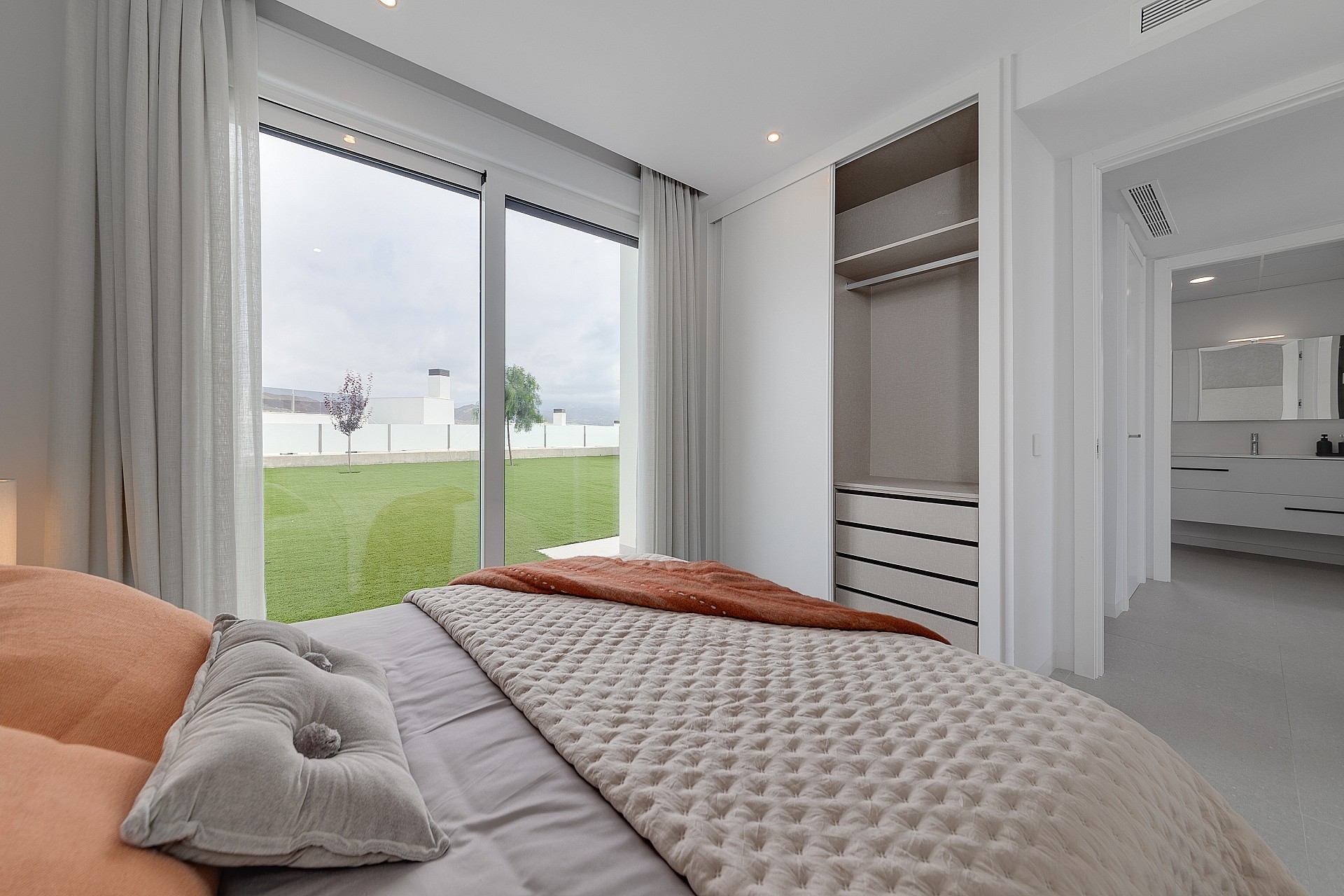 Resale - 3 Bedroom 3 Bathroom Villa in Mutxamel - - Alicante Resale - 3 Bedroom 3 Bathroom Villa in Mutxamel - - Alicante