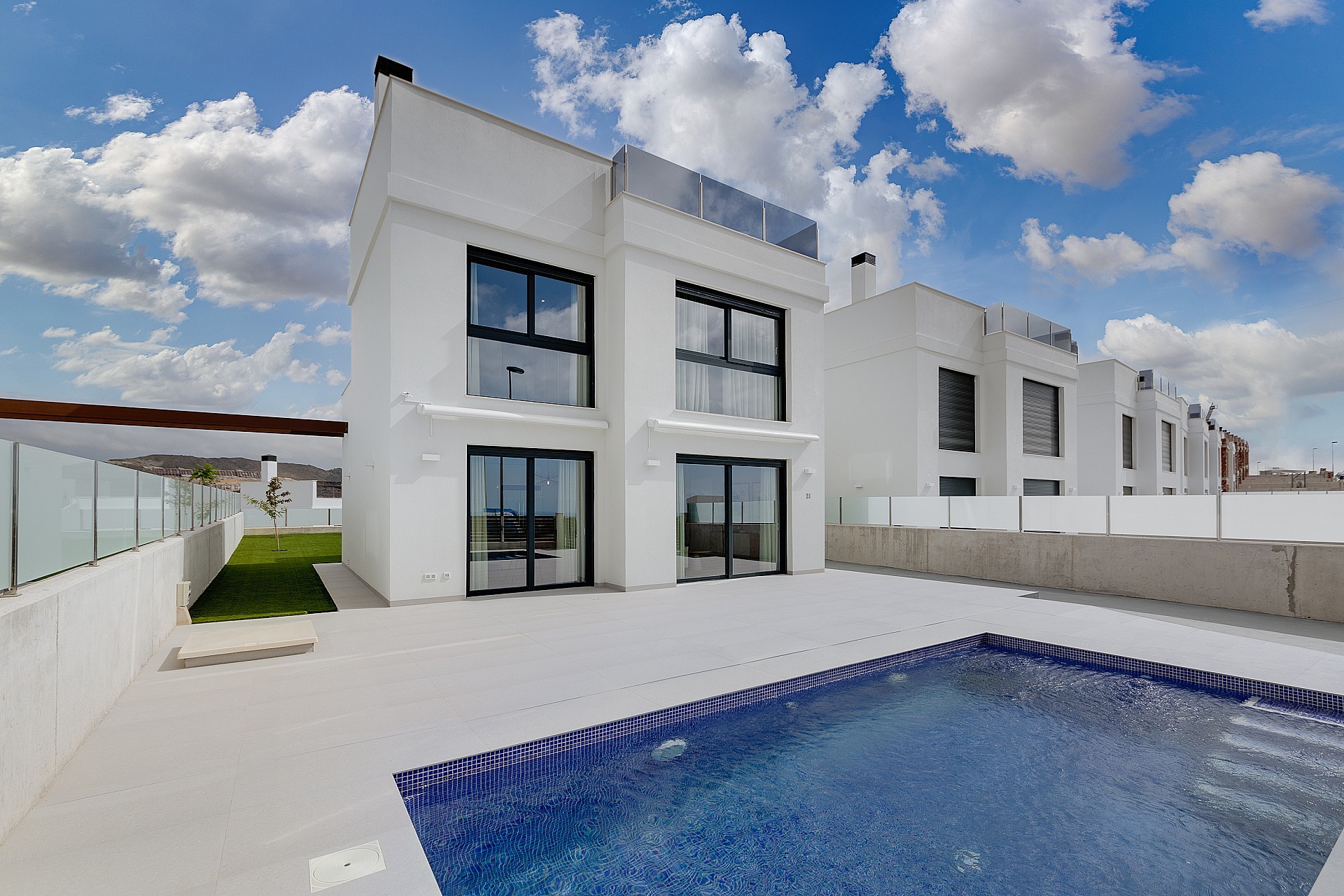 Resale - 3 Bedroom 3 Bathroom Villa in Mutxamel - - Alicante Resale - 3 Bedroom 3 Bathroom Villa in Mutxamel - - Alicante